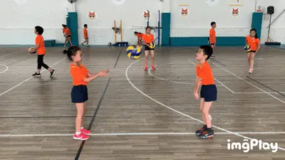 1-1！2025中超首球诞生，申花后防“集体失误”，亚泰U36老将进球2025年2月22日晚，上海申花主场迎战长春亚泰，比赛以1-0结束，米内罗进球打破零封纪录。